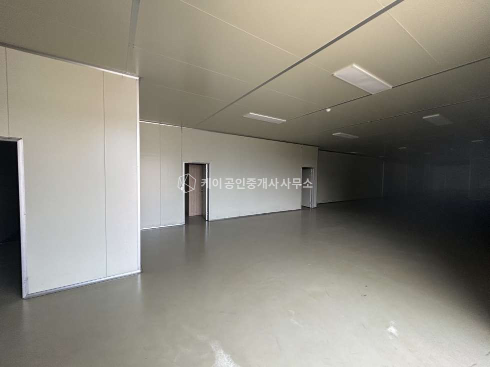 경기 파주시 파주읍 봉암리 파주센트럴벨리 산업단지 인근, 전차량 진입가능한 대형 물류창고 월세 매물번호 10438 사진 2