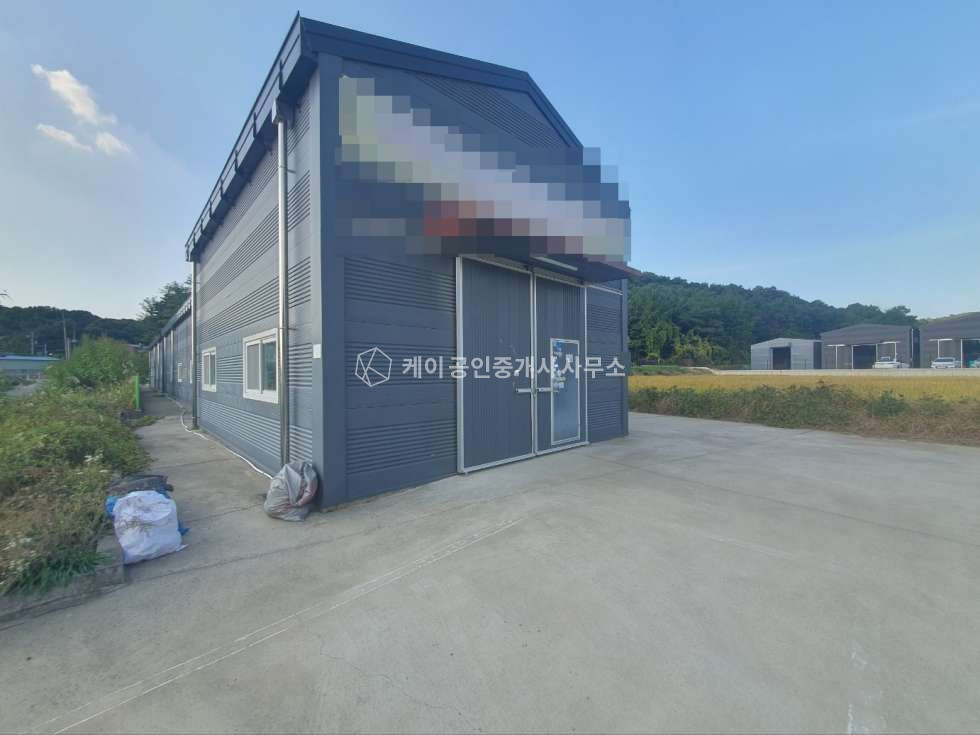 경기 파주시 조리읍 장곡리 1동 628p 장곡리공단초입 2차선도로접 단독마당 단독사용 신축급 창고 매매 매매 매물번호 10432 사진 2