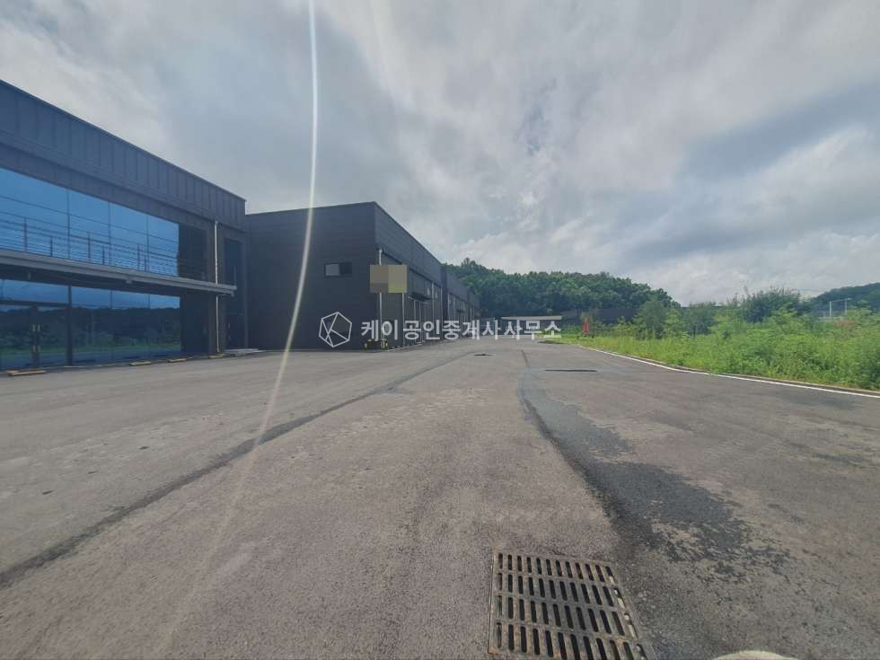 경기 파주시 조리읍 오산리 4동 금촌IC5분 1,2층 통임대 신축 대형마당 광고 가시성 좋음 월세 매물번호 10247 사진 3