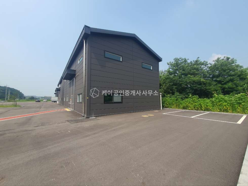경기 파주시 월롱면 능산리 1동 산단IC4분 57p 신축급 1종근생소매 대형마당 단독사용 가시성 최상 월세 매물번호 10233 사진 11