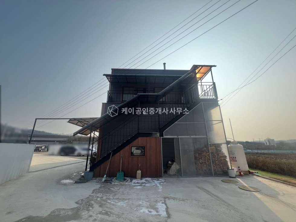 경기 고양일산동구 사리현동 주건축물제1동 사리현동 초특대형 잡종지 야적장 총 956평, 21년식 2층 창고 매매 매매 매물번호 10539 사진 2