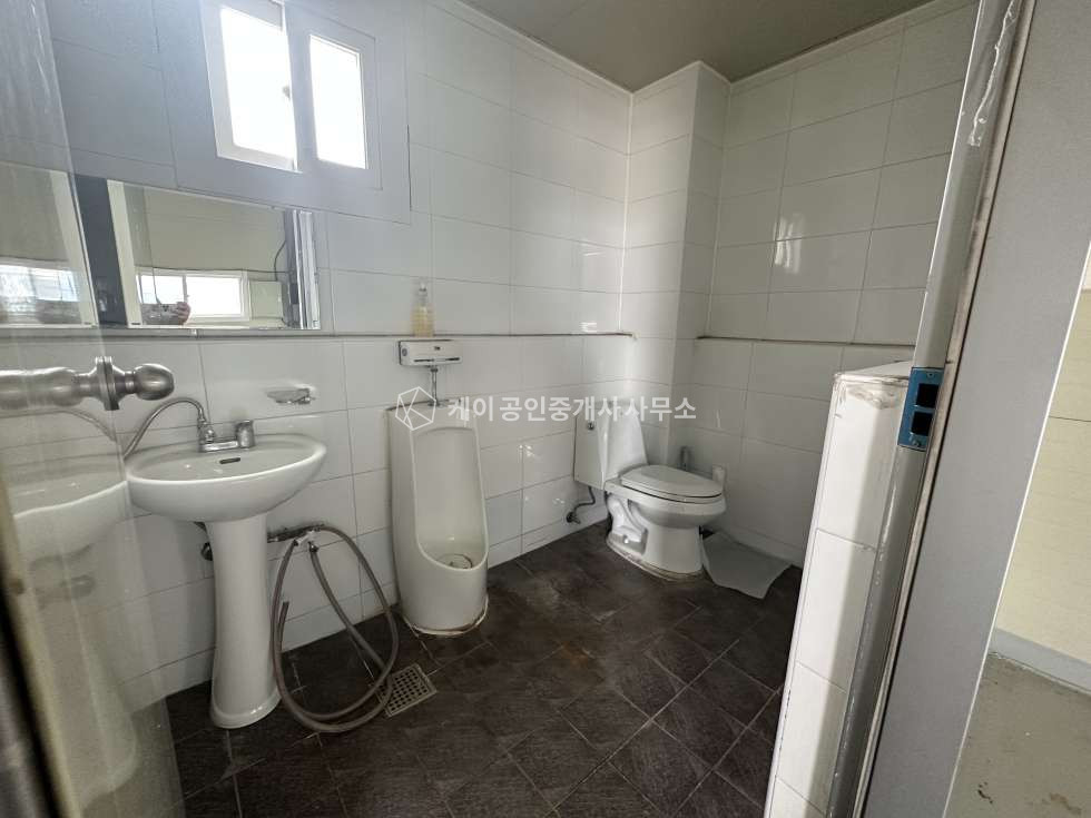 경기 고양일산동구 성석동 A동 일산동구 성석동 4차선 도로 인접 마당넓은 60평X2동 2종근생제조 창고 임대 월세 매물번호 10086 사진 19