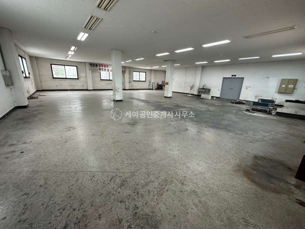 경기 고양일산동구 사리현동 일산동구 사리현동 6차선 도로 바로 접하고 사리현Ic 2분거리 대형마당 창고(2층) 월세 매물번호 10025 사진 4