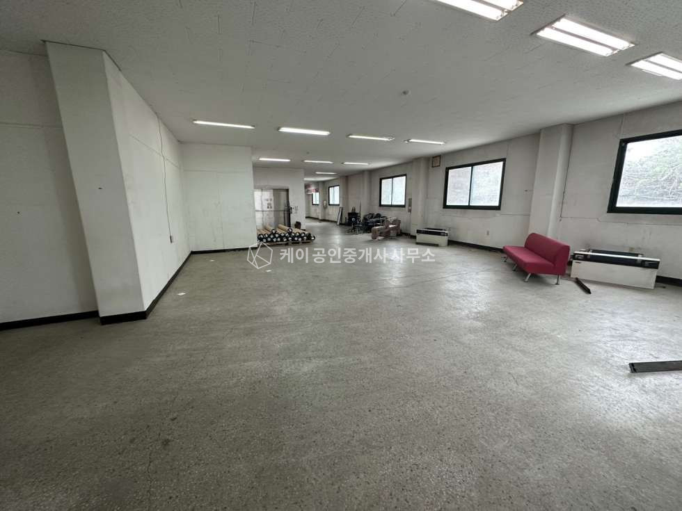 경기 고양일산동구 사리현동 일산동구 사리현동 6차선 도로 바로 접하고 사리현Ic 2분거리 대형마당 창고(2층) 월세 매물번호 10025 사진 5