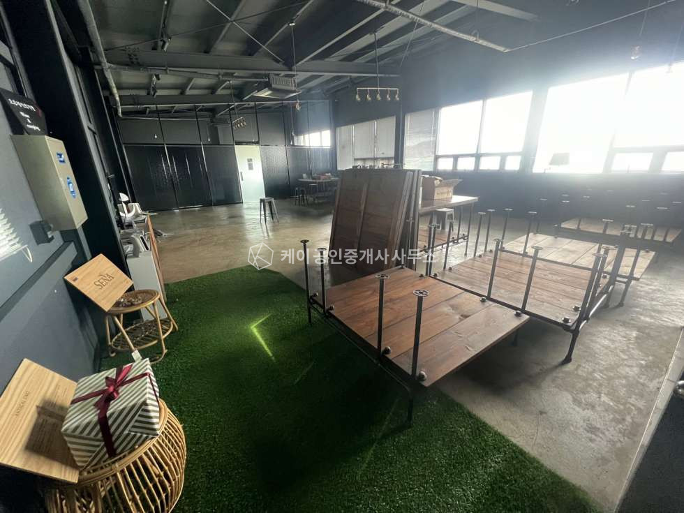 경기 파주시 상지석동 2층 건물에 2층 60평임대, 통임대 가능,대로변접 위치 좋음 월세 매물번호 10626 사진 4