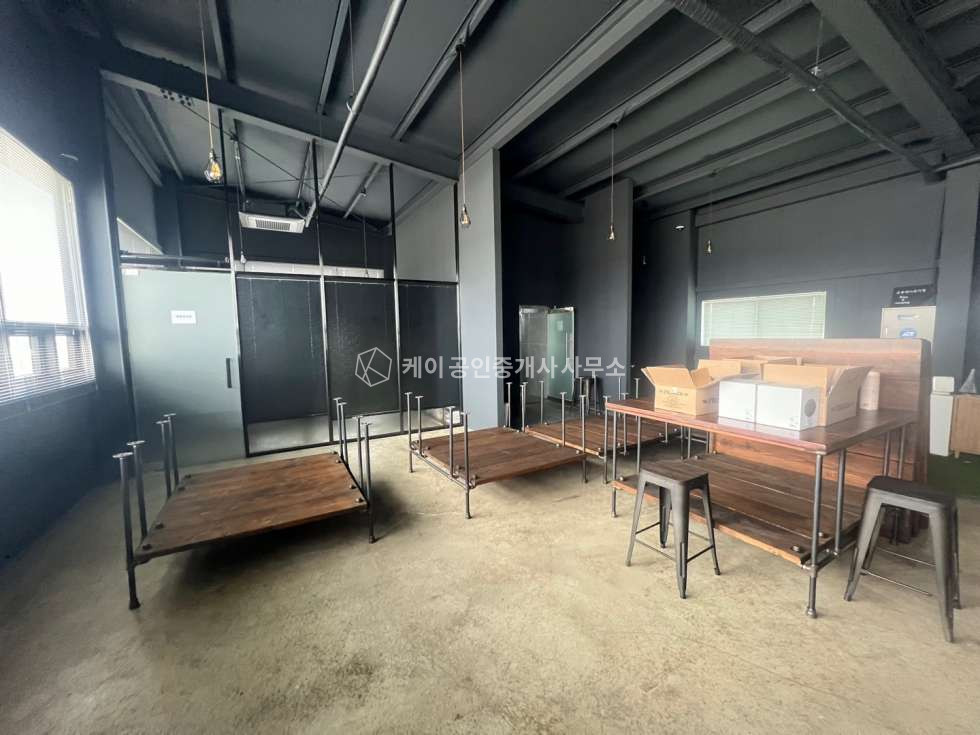 경기 파주시 상지석동 2층 건물에 2층 60평임대, 통임대 가능,대로변접 위치 좋음 월세 매물번호 10626 사진 5
