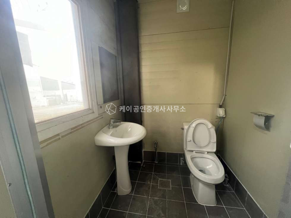 경기 파주시 조리읍 능안리 직관연결, 식품공장 가능,삼거리 코너 위치, 8개동 임차완료, 명도 협의 매매 매물번호 10669 사진 9