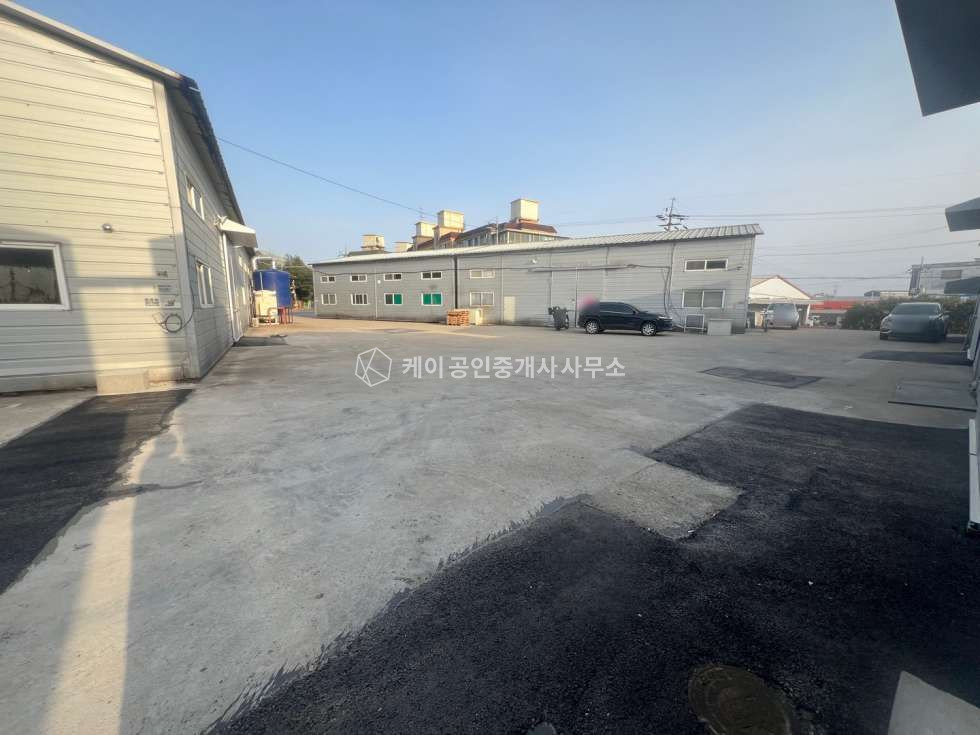 경기 파주시 조리읍 능안리 직관연결, 식품공장 가능,삼거리 코너 위치, 8개동 임차완료, 명도 협의 매매 매물번호 10669 사진 10