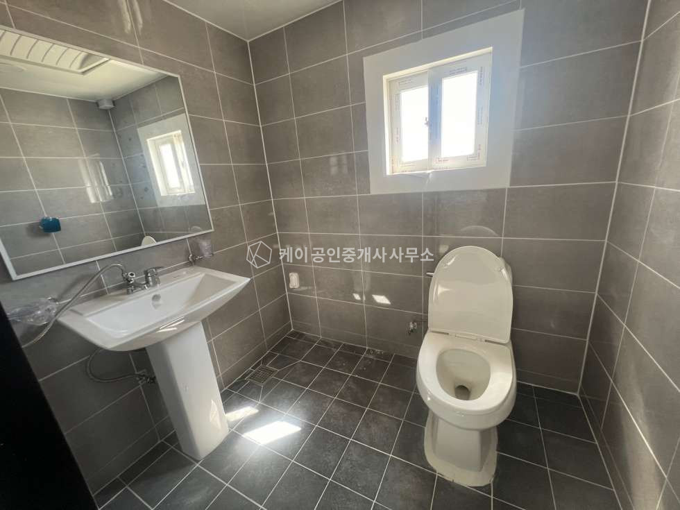 경기 김포시 하성면 원산리 단독마당, 실사용 약 300평, 6개동 비가림막 설치로 추가 면적 사용가능, 분할임대 가능 월세 매물번호 10678 사진 5