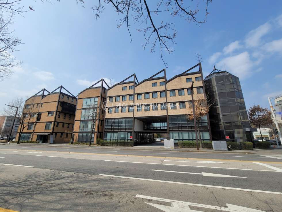 경기 파주시 문발동 비전북하우스동 문발동 출판단지 내 사거리 코너, 162평 깨끗한외관, 자유로 진입 3분, 대중교통 합정역 30분 월세 매물번호 10728 사진 6
