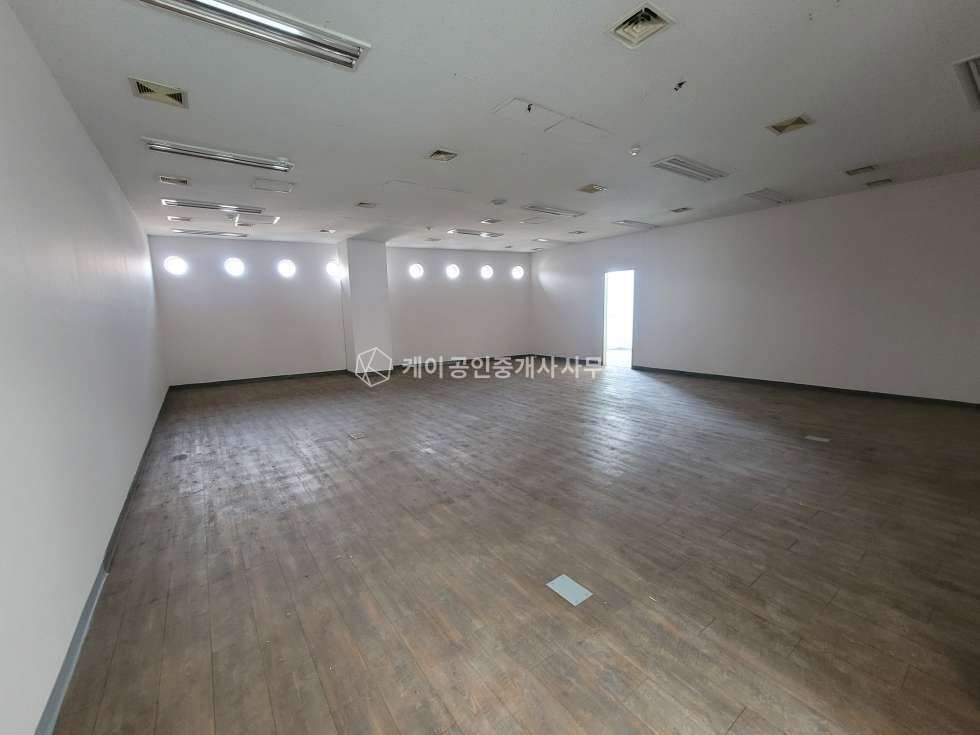 경기 파주시 문발동 문발동 출판단지내, 연1100평 건물 통임대, 전력 500kw, 대중교통 이용 월세 매물번호 10729 사진 6