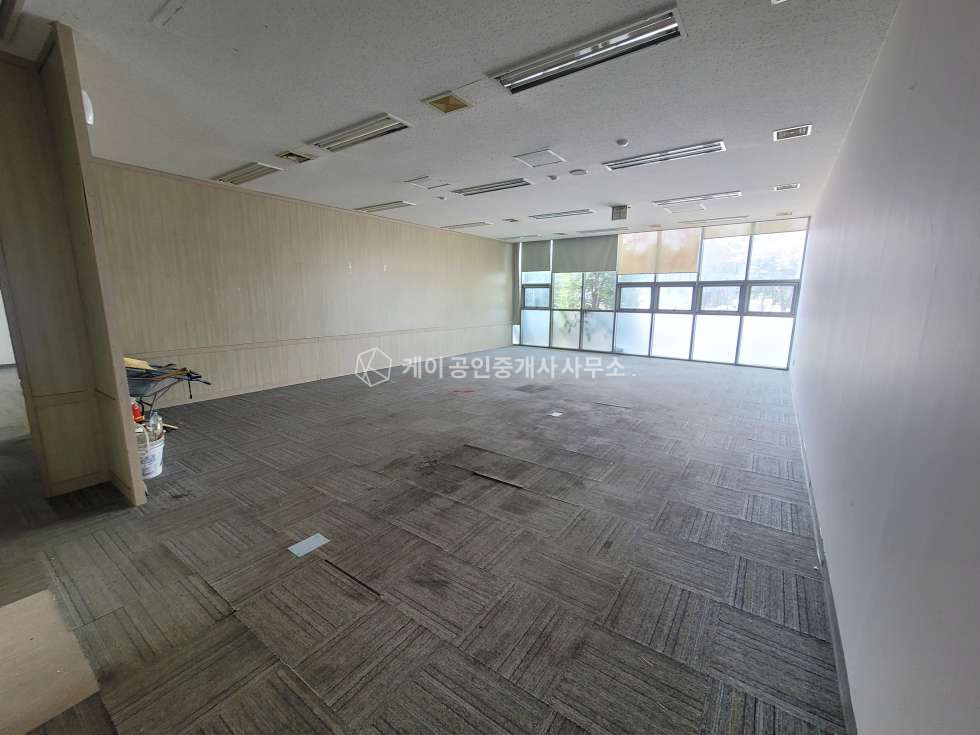경기 파주시 문발동 문발동 출판단지내, 연1100평 건물 통임대, 전력 500kw, 대중교통 이용 월세 매물번호 10729 사진 7