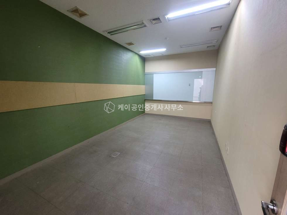 경기 파주시 문발동 문발동 출판단지내, 연1100평 건물 통임대, 전력 500kw, 대중교통 이용 월세 매물번호 10729 사진 10