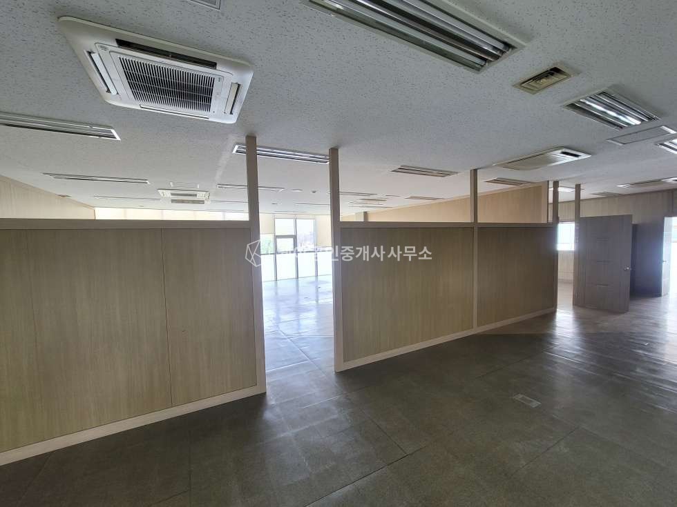 경기 파주시 문발동 문발동 출판단지내, 연1100평 건물 통임대, 전력 500kw, 대중교통 이용 월세 매물번호 10729 사진 22