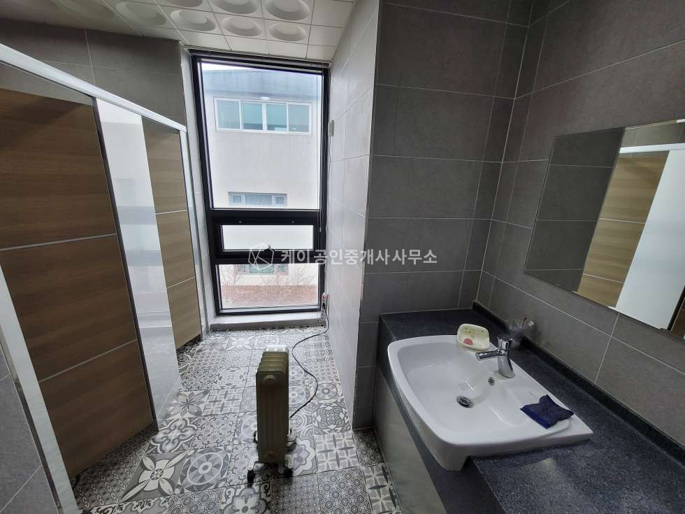 경기 파주시 하지석동 왕복 2차선 도로변, 연 360평 공장, 사옥, 40피트 츄레라, 하수직관, 자유로, 서울문산고속도로 진입 월세 매물번호 10745 사진 26