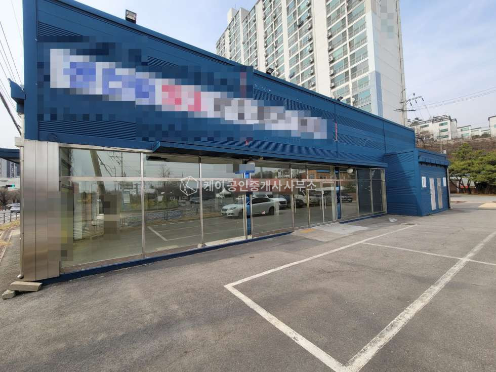 경기 파주시 조리읍 봉일천리 통일로 4차선대로 접, 유동차량 많은, 연 178평 근생, 대로변 광고효과, 대형카페,창고형매장,전시판매장 강추 월세 매물번호 10759 사진 3