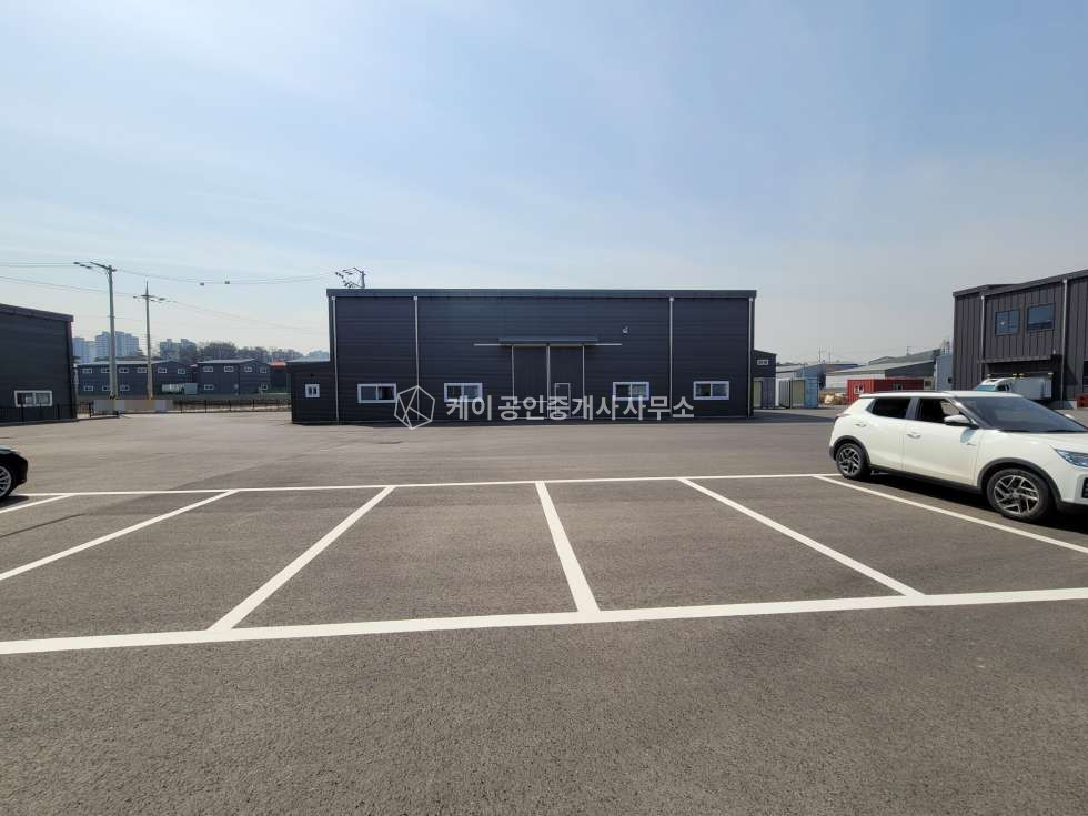 경기 김포시 양촌읍 석모리 신축 첫입주, 층고 높은 약9m, 연 173평, 2종근생, 김포한강로 진입 5분, 대형차량 진입가능 월세 매물번호 10765 사진 5