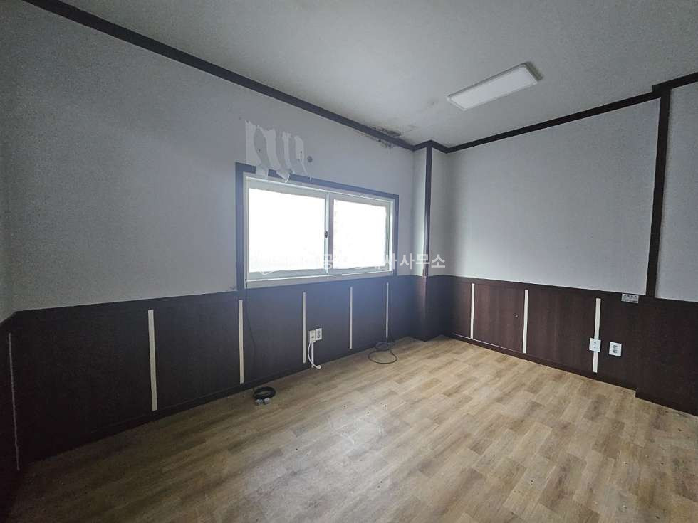 경기 김포시 월곶면 갈산리 단독마당, 별도 사무동, 츄레라원활, 전력590 월세 매물번호 10777 사진 12
