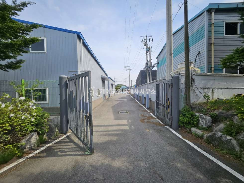 경기 김포시 대곶면 송마리 800평대 대형창고, 40피트 츄레라 회전O, 리모델링 완료(신축급), 넓은 단독마당, 2차선 도로 인접 월세 매물번호 10835 사진 9