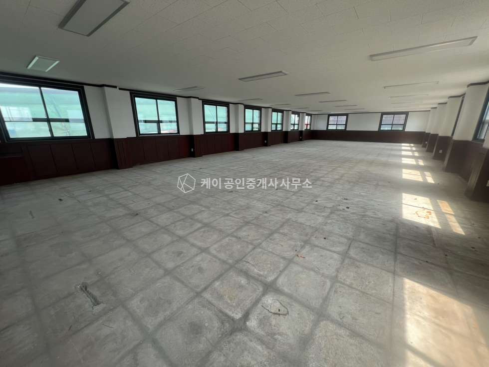 경기 김포시 대곶면 석정리 1동 창고 260평, 사무동 148평, 2차선대로변접, 단독마당, 신축급 컨디션 월세 매물번호 10846 사진 8