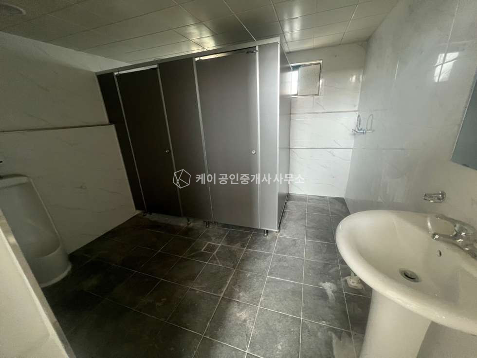 경기 김포시 대곶면 석정리 1동 창고 260평, 사무동 148평, 2차선대로변접, 단독마당, 신축급 컨디션 월세 매물번호 10846 사진 10