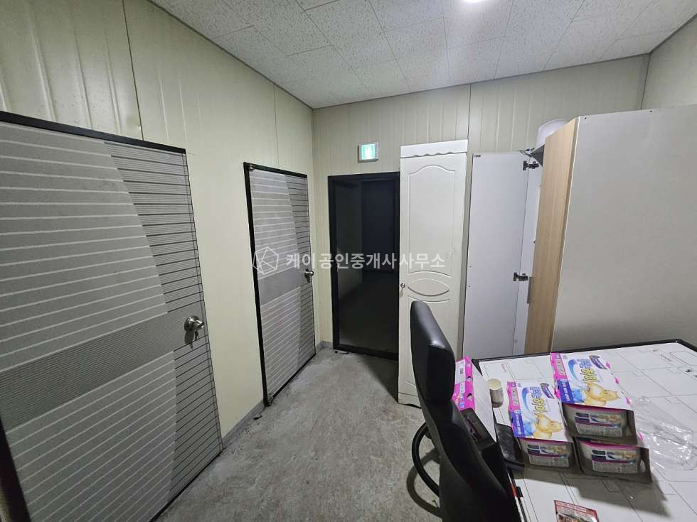 경기 김포시 통진읍 내부사무실20평, 호이스트4기보유, 준신축급 140평 월세 매물번호 10713 사진 5