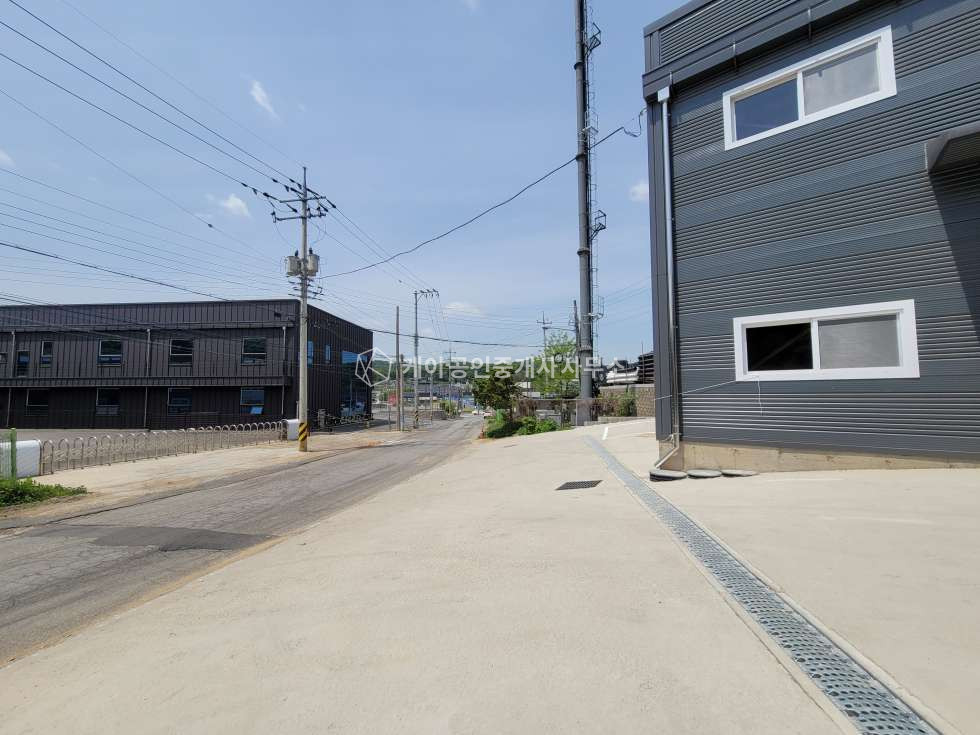 경기 파주시 조리읍 오산리 조리읍 신축 60평 1개동, 2개동 임대가능, 소형 단독마당 사용, 56번국도 오산교차로 인근, 금촌ic 7분 월세 매물번호 10853 사진 5