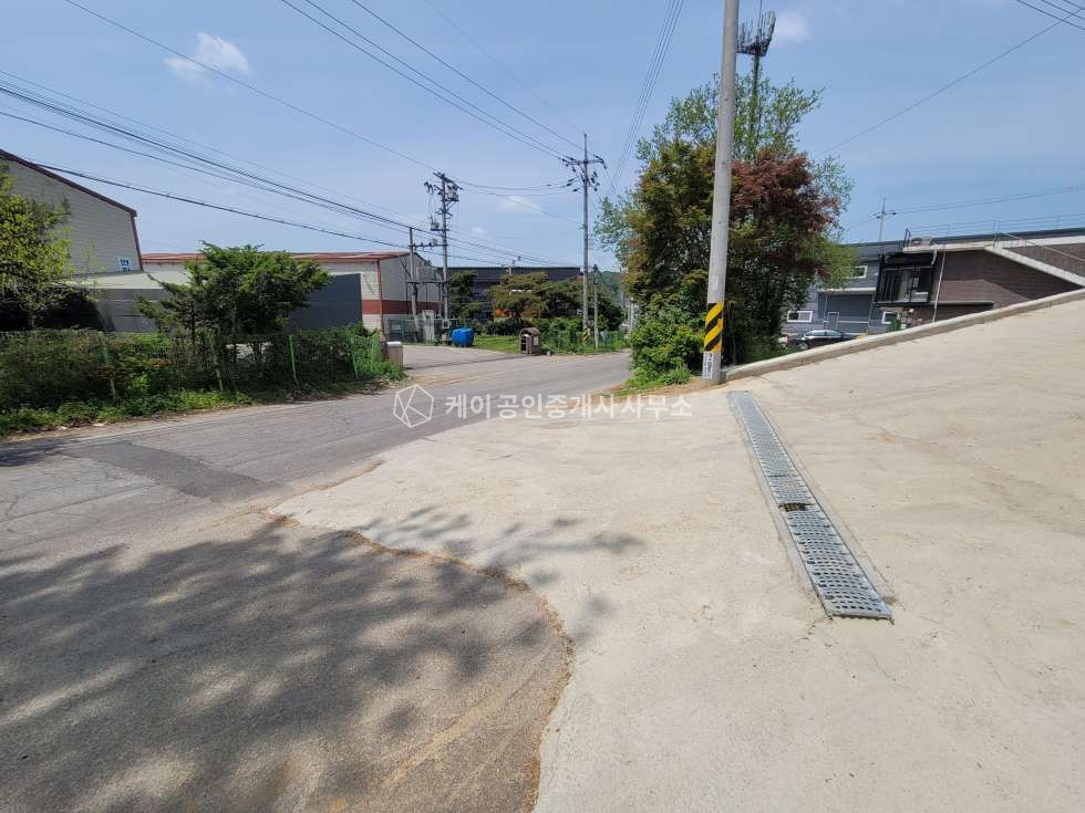 경기 파주시 조리읍 오산리 조리읍 신축 60평 1개동, 2개동 임대가능, 소형 단독마당 사용, 56번국도 오산교차로 인근, 금촌ic 7분 월세 매물번호 10853 사진 9