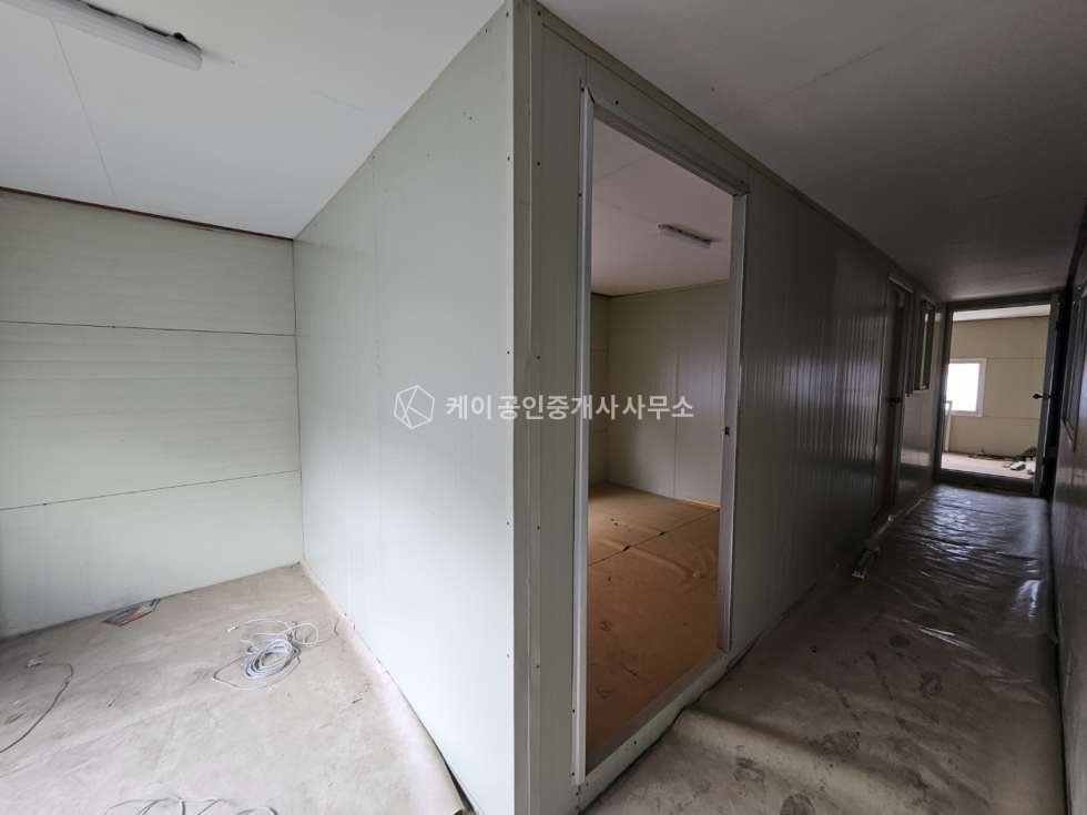 경기 김포시 하성면 공동마당 엄청~넓은, 내부사무실, 대형차량 가능, 109평임대 월세 매물번호 10812 사진 3