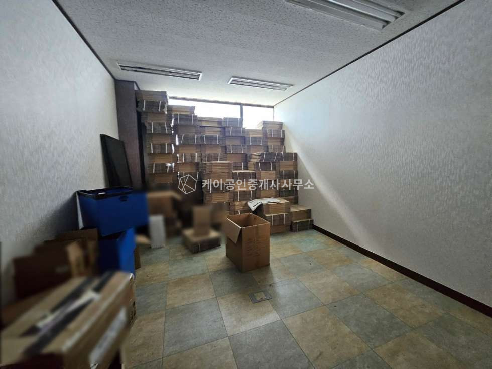 경기 김포시 양촌읍 학운리 1동 4차선대로변접, 단독마당, 전차량진입가능,내부사무실O, 깔끔한 공장 월세 매물번호 11043 사진 7