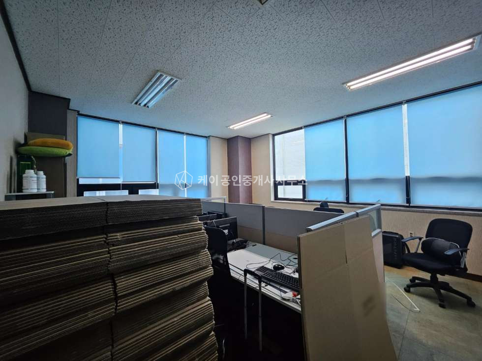 경기 김포시 양촌읍 학운리 1동 4차선대로변접, 단독마당, 전차량진입가능,내부사무실O, 깔끔한 공장 월세 매물번호 11043 사진 10
