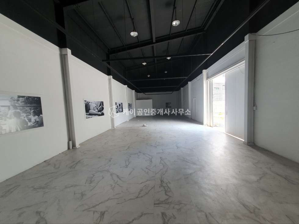 경기 고양일산동구 성석동 고봉로 대로변접, 광고노출효과 최상, 전차량 진입가능, 넓은 주차장, 즉시입주 가능 월세 매물번호 11071 사진 4