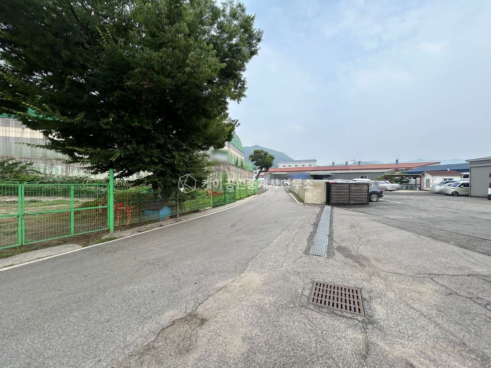 경기 파주시 광탄면 분수리 광탄면 연 240평 공장, 넓은단독마당, 전력 40kw, 40피트츄레라 진출입 매매 매물번호 11090 사진 5