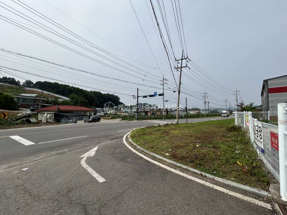 진입로 우측
