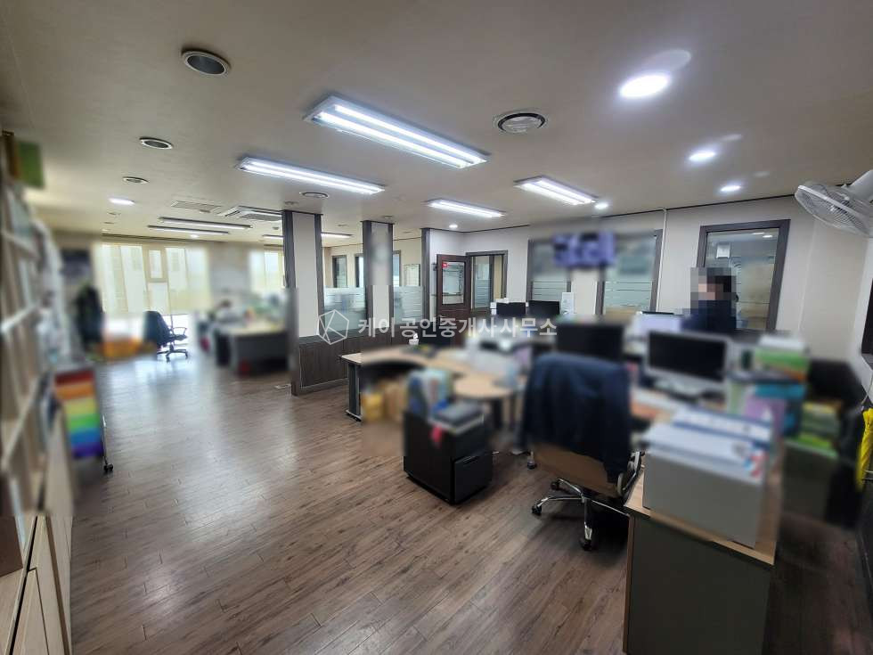경기 파주시 신촌동 신촌동 대형 사옥형 공장,창고, 연 747평 2개동 구조, 고전력 290kw, 화물EV, 넓은 단독마당, 넓은 진입로, 40피트 츄레라 가능 월세 매물번호 11114 사진 3