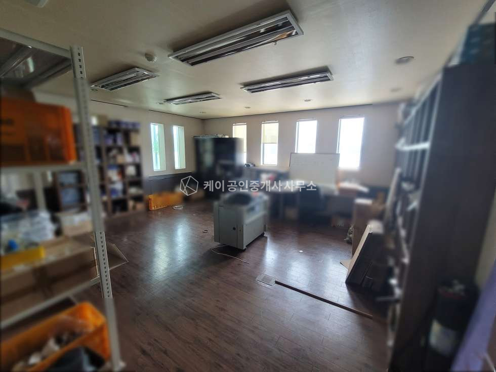 경기 파주시 신촌동 신촌동 대형 사옥형 공장,창고, 연 747평 2개동 구조, 고전력 290kw, 화물EV, 넓은 단독마당, 넓은 진입로, 40피트 츄레라 가능 월세 매물번호 11114 사진 6
