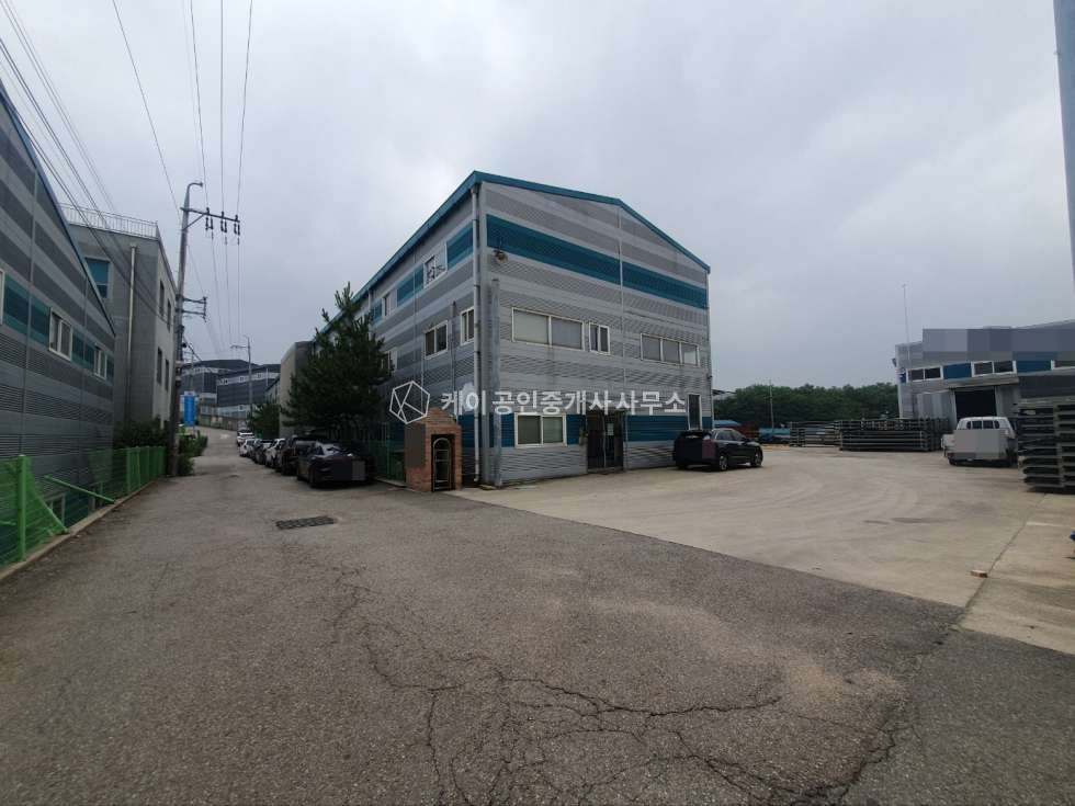 경기 김포시 대곶면 대명리 고전력 200kw, 층고10.4m, 호이스트 10기, 사무동 있음, 관리 잘되어있는 공장 매매 매물번호 11060 사진 8