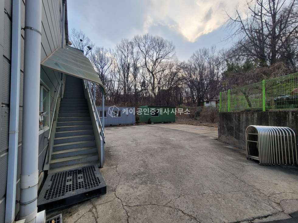 경기 고양덕양구 주교동 고양ic 1분, 연면적 194평 매매, 츄레라 진출입, 화물리프트, 단독마당, 주변시세대비 저렴한 매매가, 각종호재많음, 실사용 및 투자용도 강력추천! 매매 매물번호 10639 사진 9