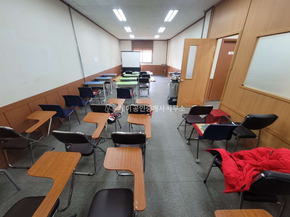 경기 고양덕양구 주교동 고양ic 1분, 연면적 194평 매매, 츄레라 진출입, 화물리프트, 단독마당, 주변시세대비 저렴한 매매가, 각종호재많음, 실사용 및 투자용도 강력추천! 매매 매물번호 10639 사진 13