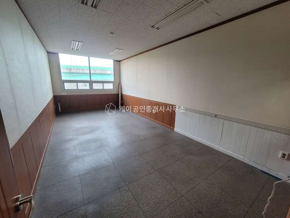 경기 고양덕양구 주교동 고양ic 1분, 연면적 194평 매매, 츄레라 진출입, 화물리프트, 단독마당, 주변시세대비 저렴한 매매가, 각종호재많음, 실사용 및 투자용도 강력추천! 매매 매물번호 10639 사진 15