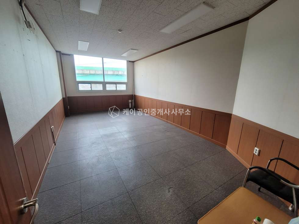 경기 고양덕양구 주교동 고양ic 1분, 연면적 194평 매매, 츄레라 진출입, 화물리프트, 단독마당, 주변시세대비 저렴한 매매가, 각종호재많음, 실사용 및 투자용도 강력추천! 매매 매물번호 10639 사진 16