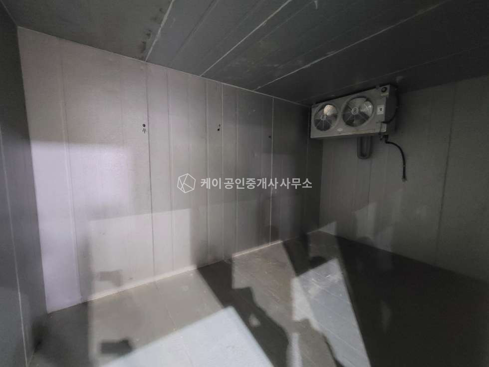 경기 파주시 월롱면 덕은리 월롱ic 바로앞, 4차선 대로변 위치, 통건물 200평 공장, 하수직관, 광고홍보 노출효과 최고, 월롱역 도보이용가능, 단독마당, 40피트츄레라 월세 매물번호 11265 사진 8
