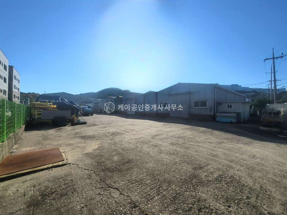 경기 파주시 월롱면 덕은리 월롱ic 3분, 통건물 약 150평 실사용면적 가능한 시세대비 저렴한 공장, 경의중앙선 월롱역 마을버스 2분, 대형차량 진입가능 월세 매물번호 11266 사진 3