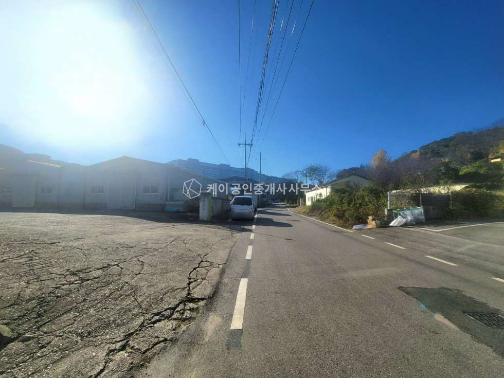 경기 파주시 월롱면 덕은리 월롱ic 3분, 통건물 약 150평 실사용면적 가능한 시세대비 저렴한 공장, 경의중앙선 월롱역 마을버스 2분, 대형차량 진입가능 월세 매물번호 11266 사진 4