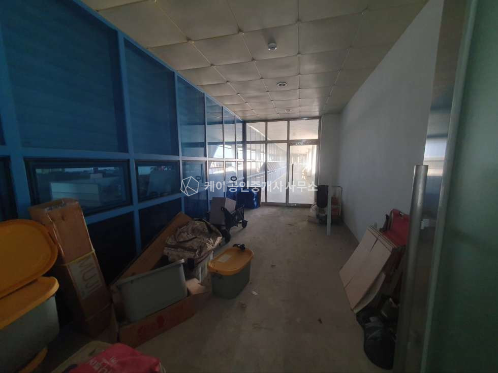 인천 검단구 오류동 1동 마당 넓고 연면적 많은 3층 단독공장, 대로변 코너 위치, 관리 잘 되어있는 공장 매매 매물번호 11277 사진 15