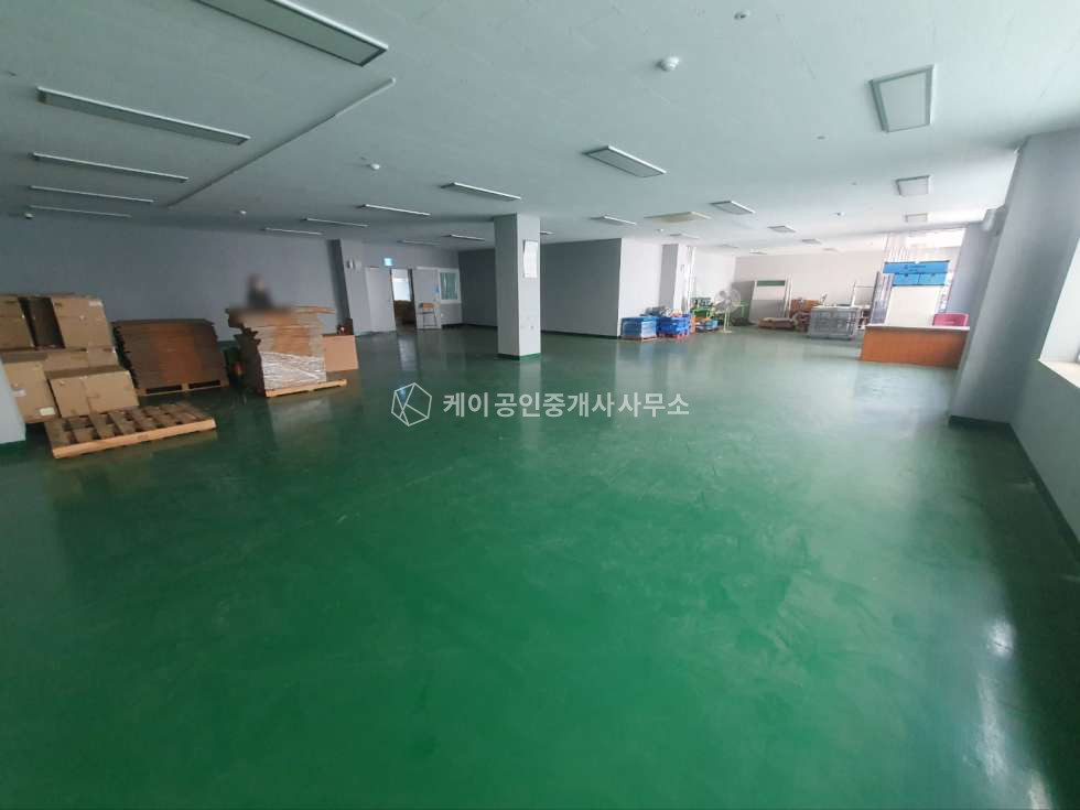 인천 검단구 오류동 1동 마당 넓고 연면적 많은 3층 단독공장, 대로변 코너 위치, 관리 잘 되어있는 공장 매매 매물번호 11277 사진 20