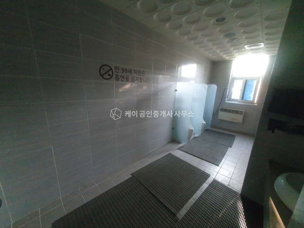 인천 검단구 오류동 1동 마당 넓고 연면적 많은 3층 단독공장, 대로변 코너 위치, 관리 잘 되어있는 공장 매매 매물번호 11277 사진 22