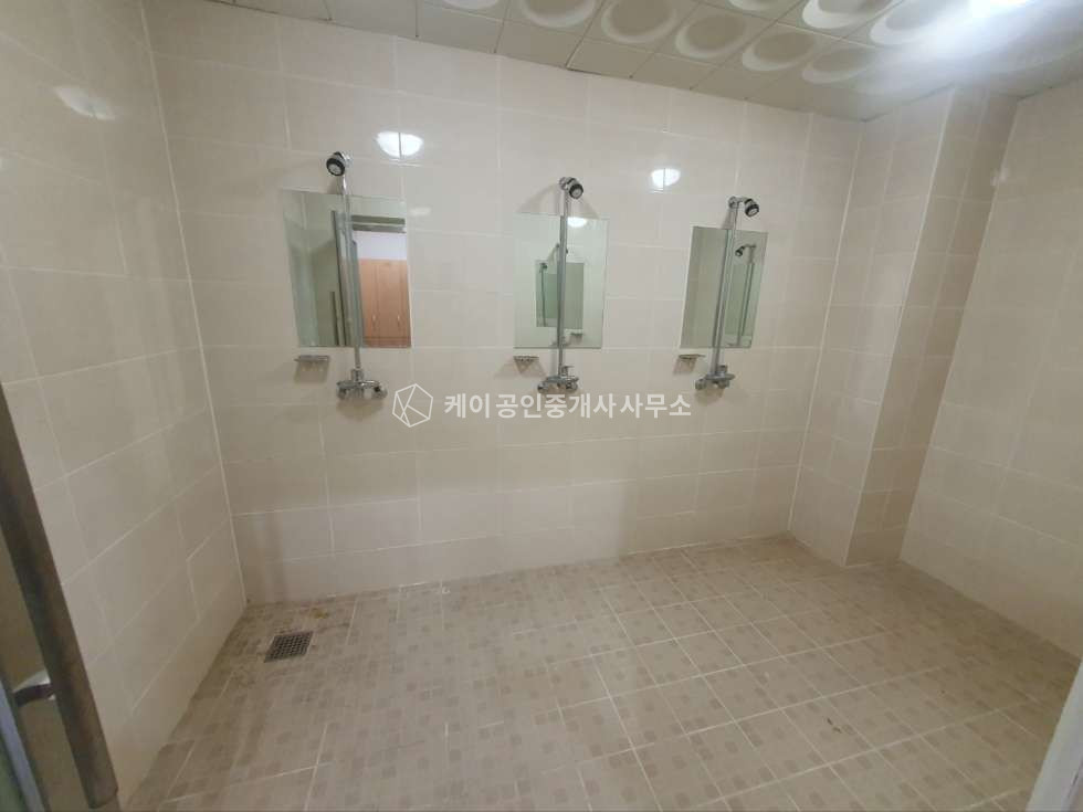 인천 검단구 오류동 1동 마당 넓고 연면적 많은 3층 단독공장, 대로변 코너 위치, 관리 잘 되어있는 공장 매매 매물번호 11277 사진 25