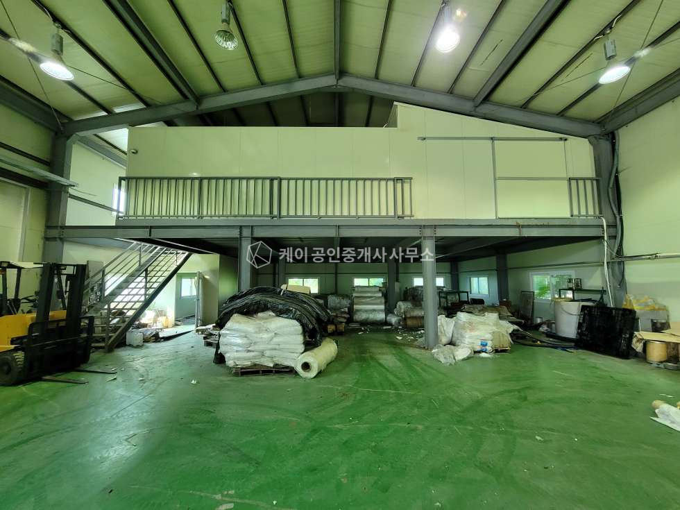 경기 파주시 파평면 덕천리 파주 파평면 공장 매매, 1층 191평, 2층 45평 공장, 37번국도 5분이내, 단독마당, 2차선도로 인접 매매 매물번호 11183 사진 3