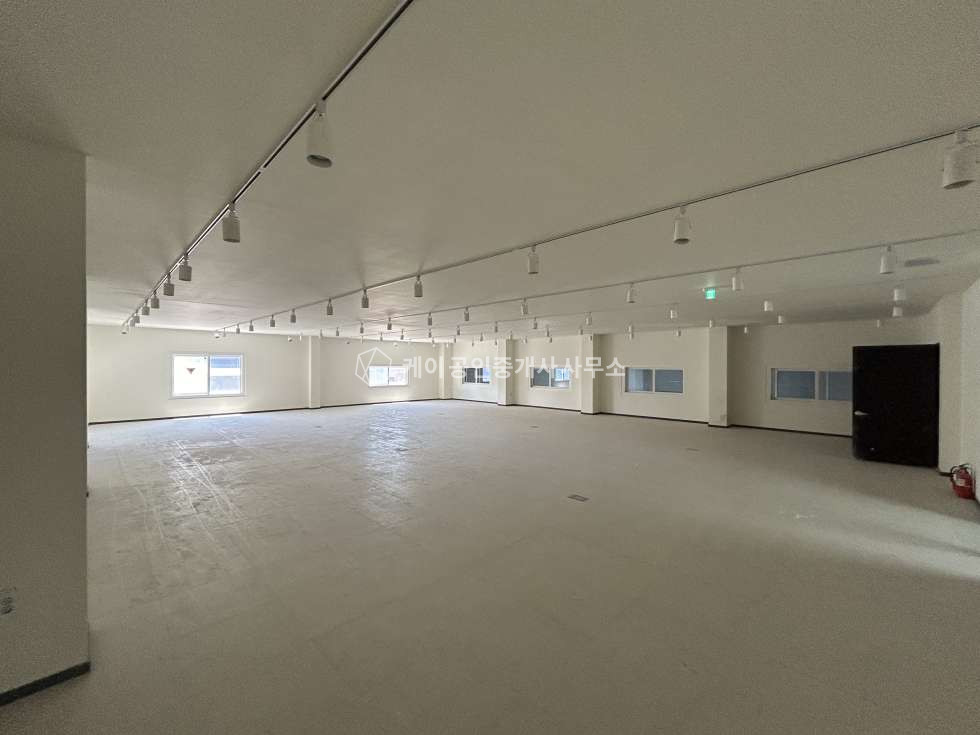 경기 김포시 운양동 1동 택배업종. 물류창고 위치 최적, 40피트 트레일러O, 한강로 인접 월세 매물번호 10911 사진 4